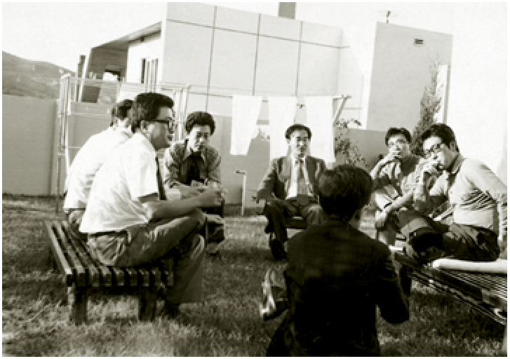 1968. at the house of lawyer, Hwang Inch'l. Left to right: Kim Pyngik, Kim Yunsik, Ko Un, Kim Juyn, Kim Hyn and Kim Inhwan
